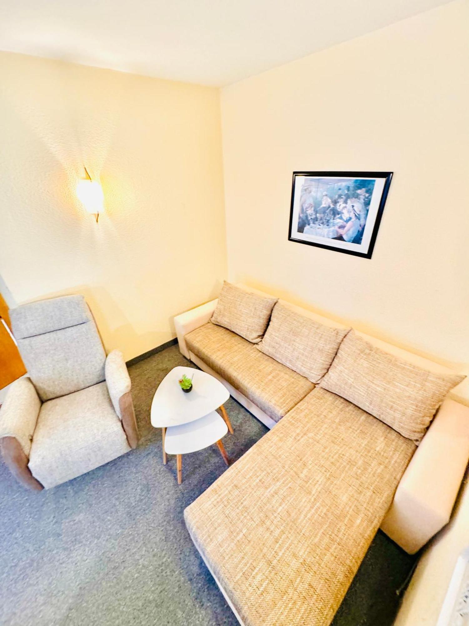 Weisses Ross Apartment